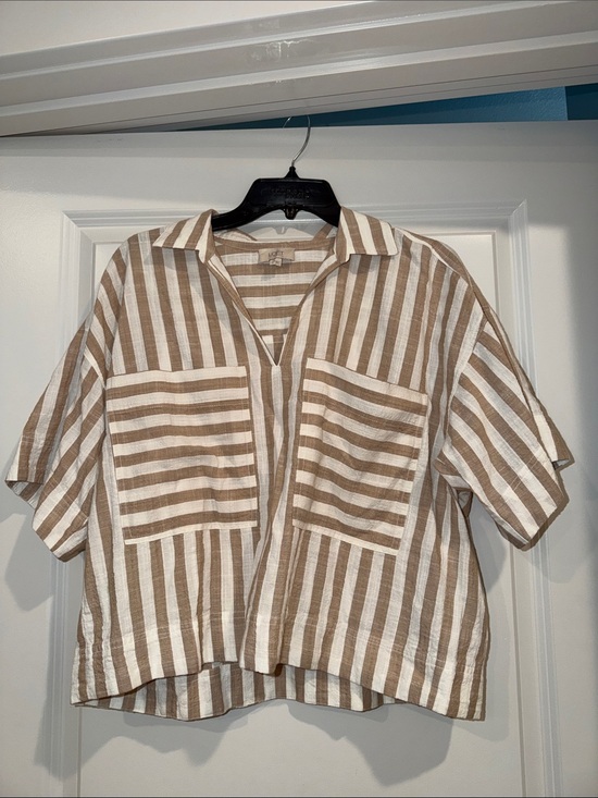 LOFT Tops - LOFT Striped Short-Sleeve Button-Front Shirt — Beige & White